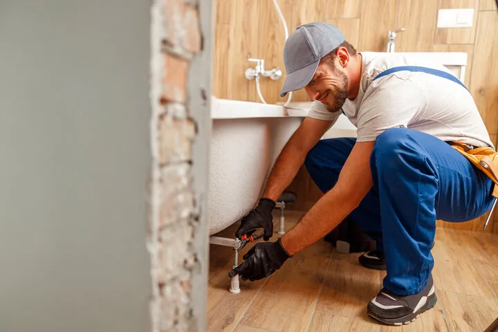 Madison bathroom remodeling team planning a tub-to-shower conversion